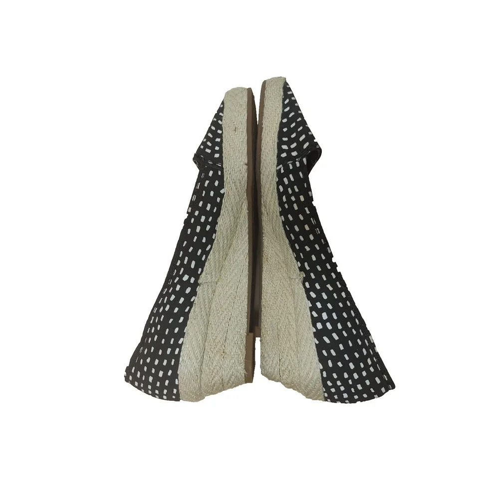 Lucky Brand step out